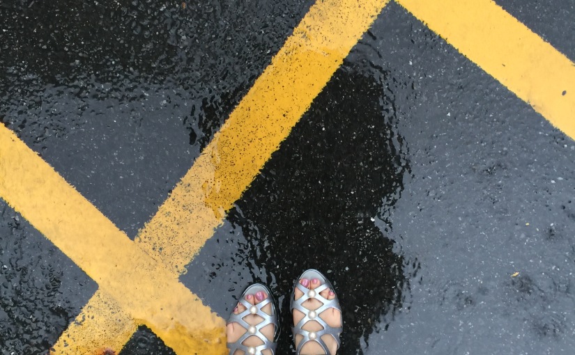 {鞋} 備受好評的塑膠鞋 Melissa x Karl Lagerfeld 聯名款-下雨天的時尚好鞋